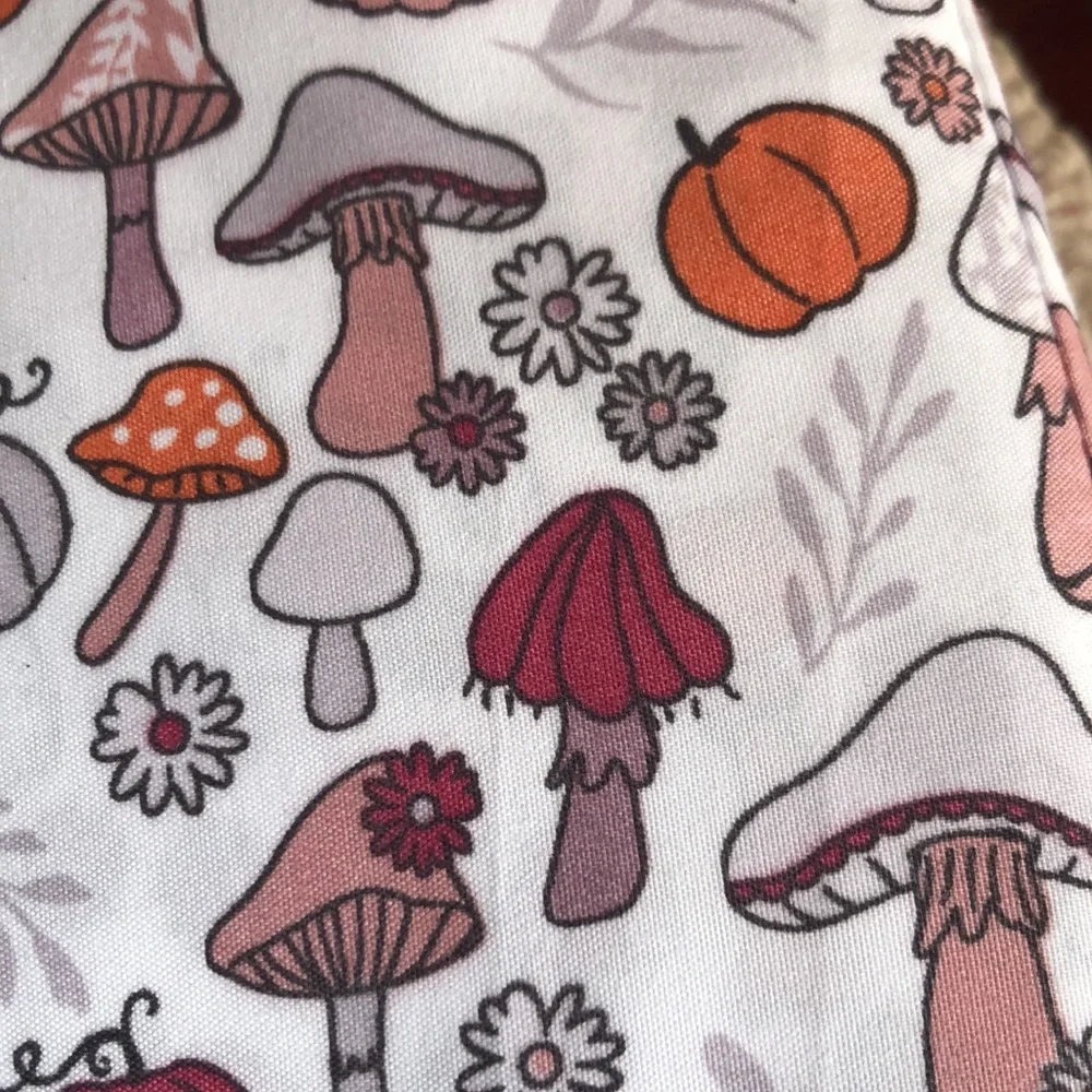 London Kaye MUSHROOMS & Pumpkins Print Sheet Set - QUEEN